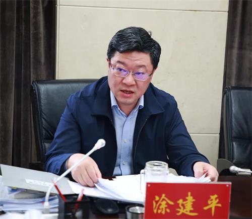 彰显省会继续，，，，，，，我们城投人这么干！