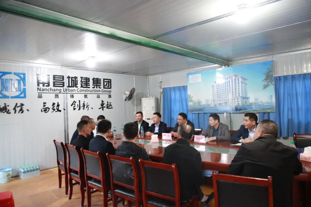 南昌城投集团人武部开展传承武士精神，，，，，，，做集团建设生长的“排头兵”座谈会