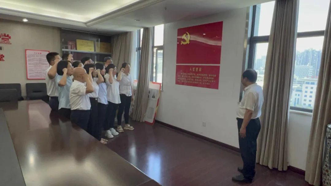 南昌市尊龙抖圈官网集团喜迎七一 庆党华诞